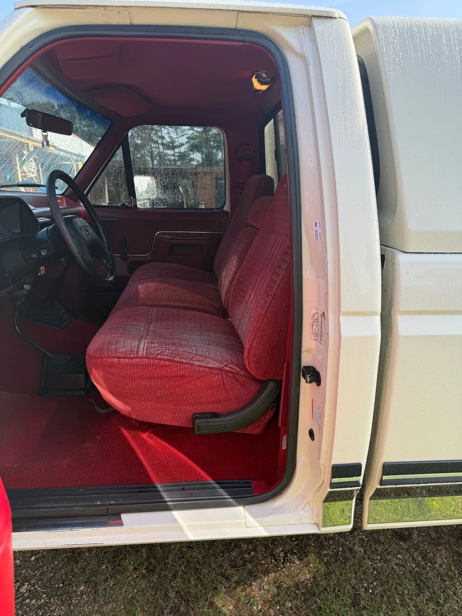 1991 Ford F-150 XLT Lariat, view