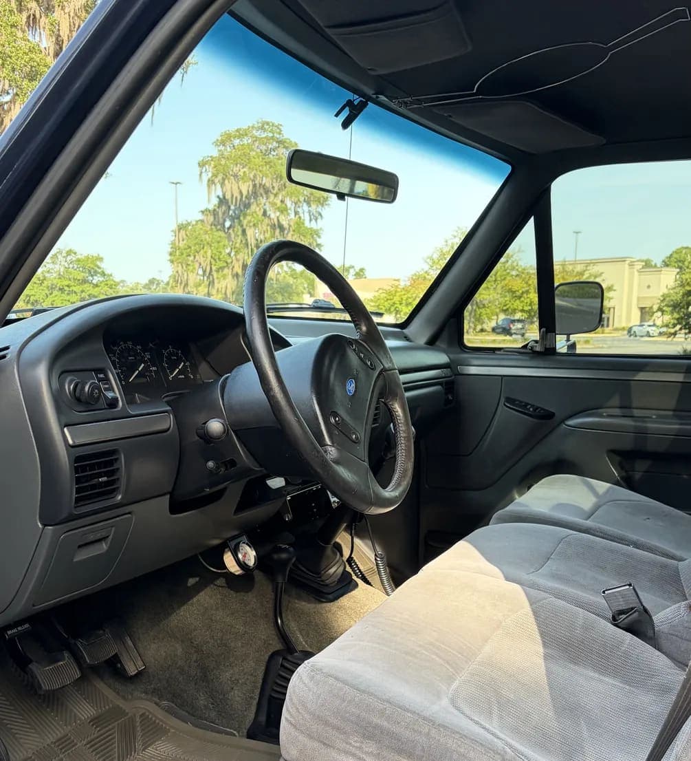 1993 Ford F-350 XLT, view