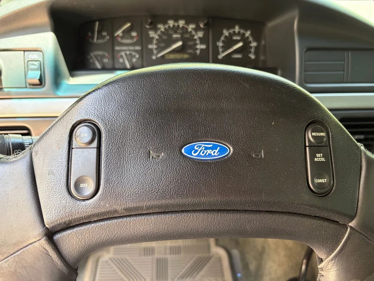 1993 Ford F-350 XLT, view