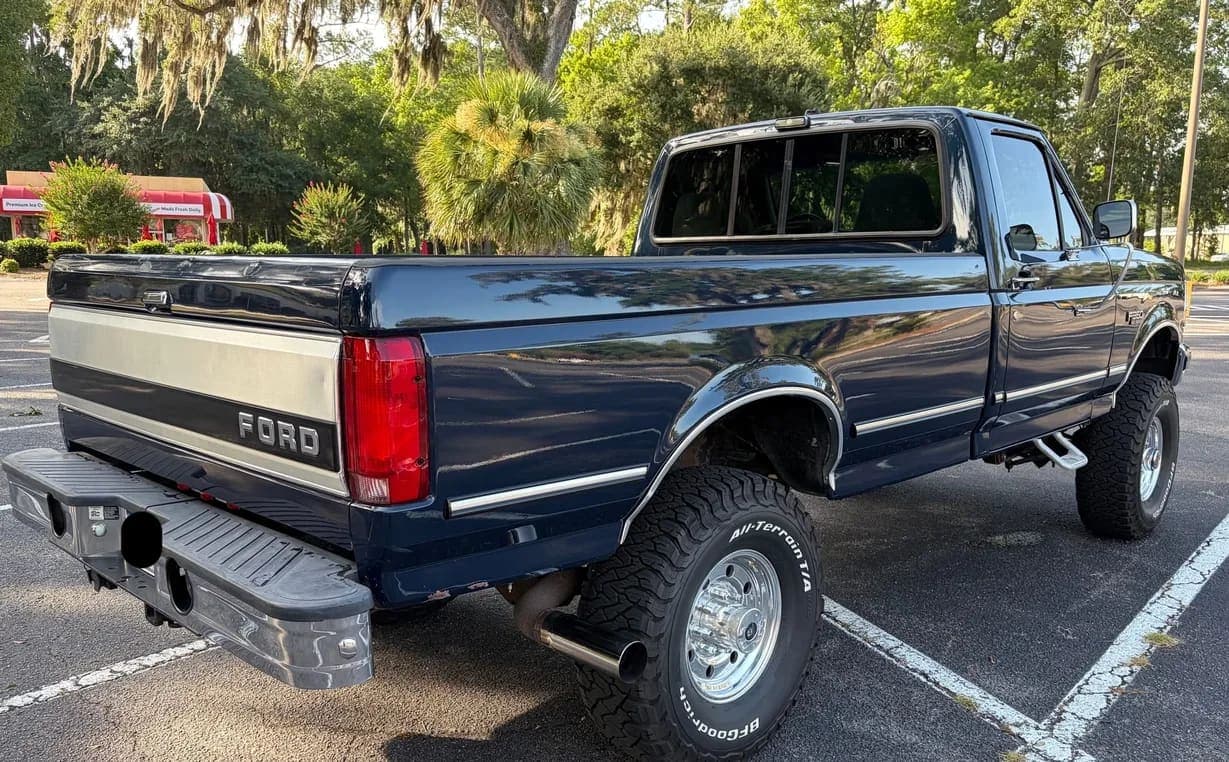 1993 Ford F-350 XLT, view