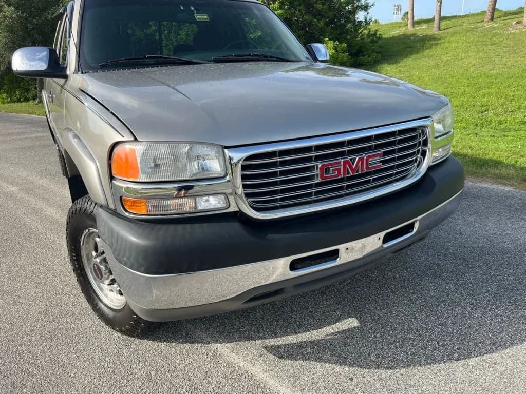 2001 GMC Sierra 2500HD SLE Extended, view