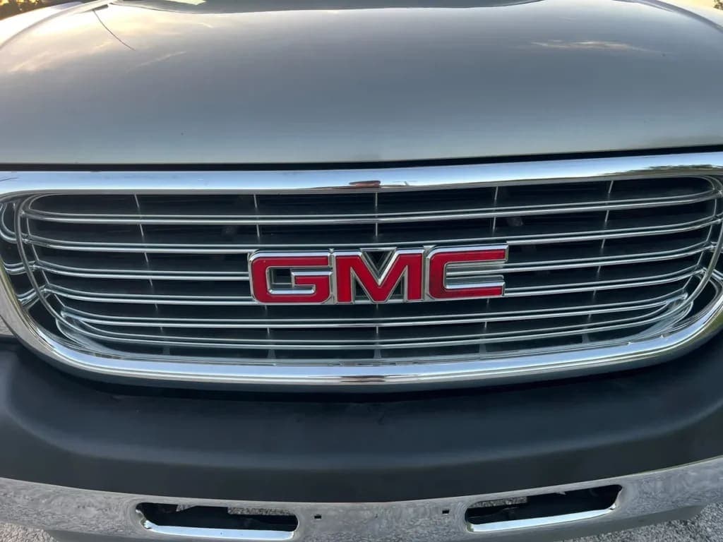 2001 GMC Sierra 2500HD SLE Extended, view