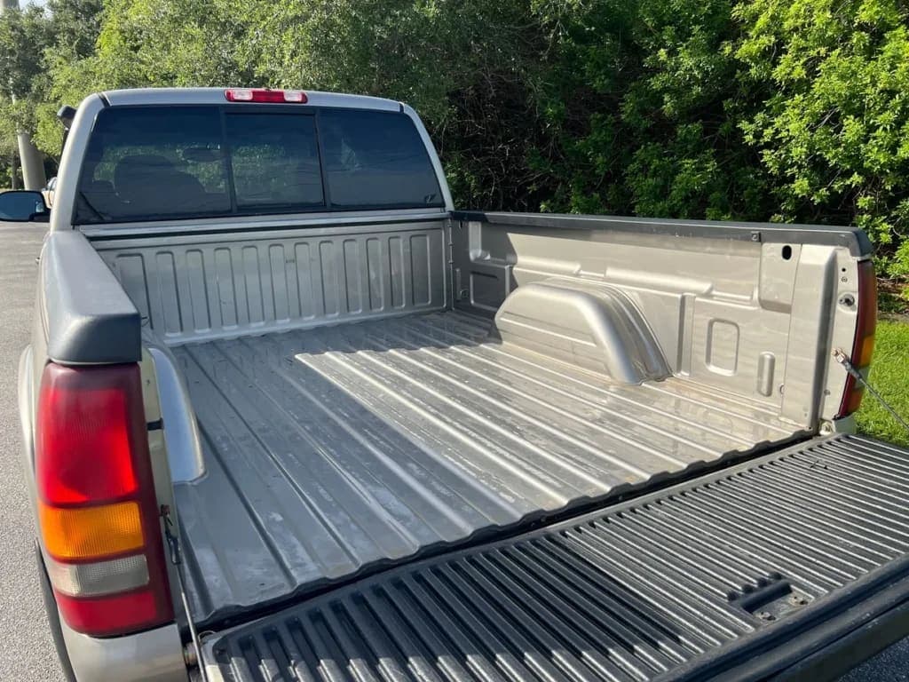 2001 GMC Sierra 2500HD SLE Extended, view