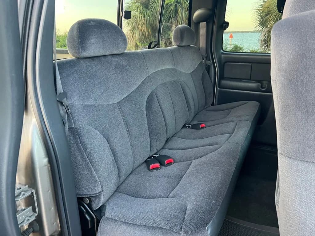 2001 GMC Sierra 2500HD SLE Extended, view
