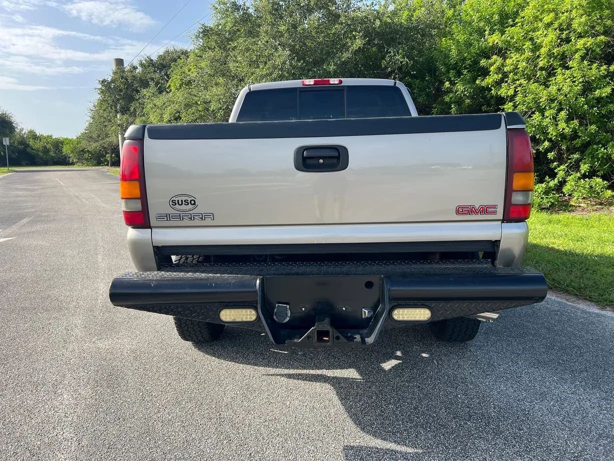 2001 GMC Sierra 2500HD SLE Extended, view