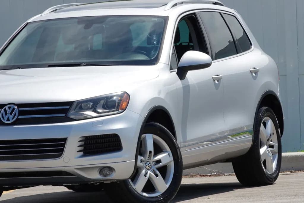 2014 Volkswagen Touareg Lux TDI, view
