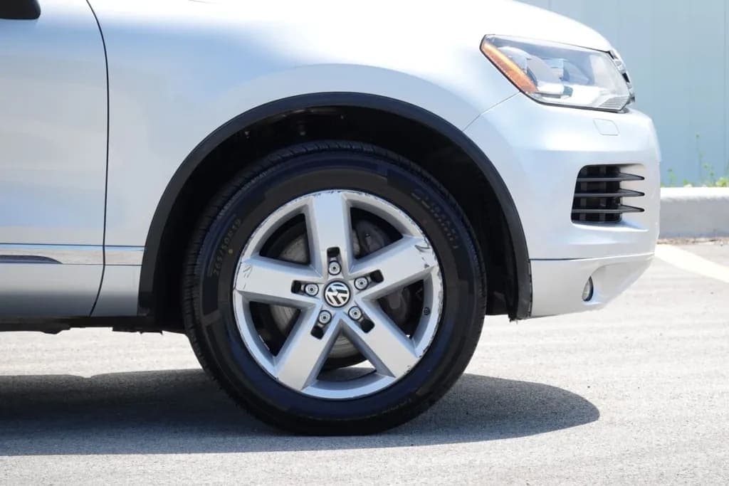 2014 Volkswagen Touareg Lux TDI, view