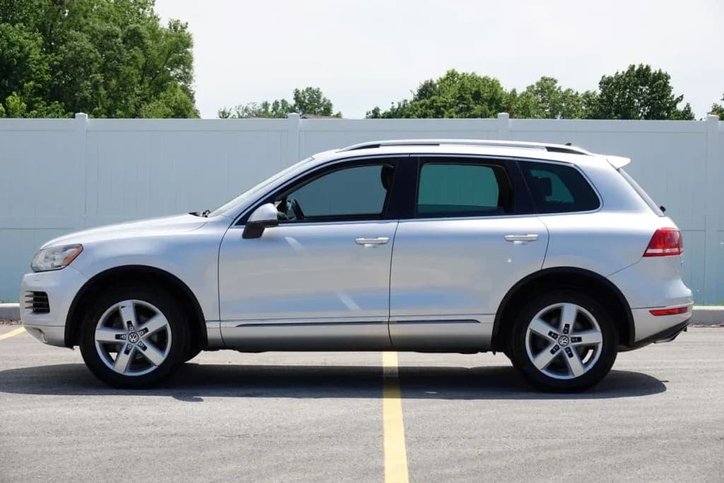 2014 Volkswagen Touareg Lux TDI, view