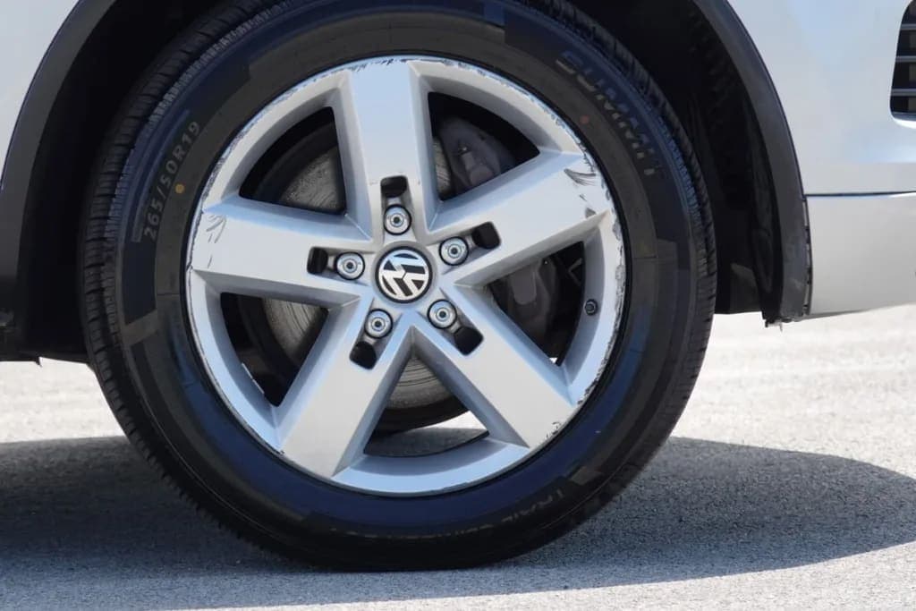 2014 Volkswagen Touareg Lux TDI, view