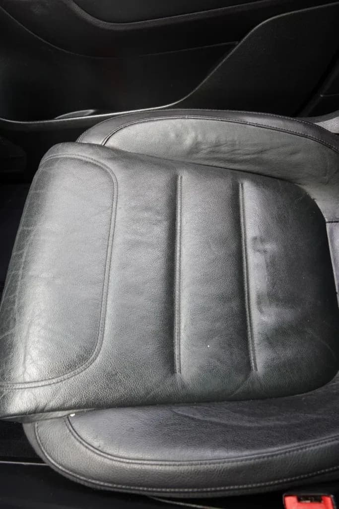2014 Volkswagen Touareg Lux TDI, view