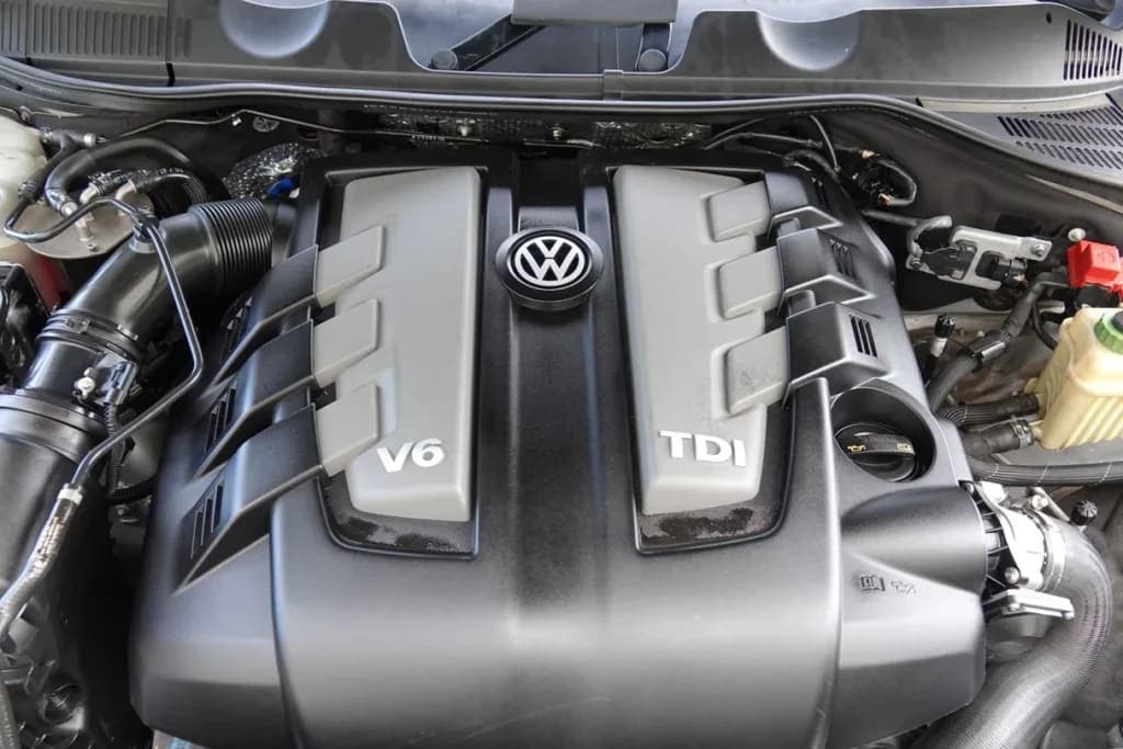 2014 Volkswagen Touareg Lux TDI, view