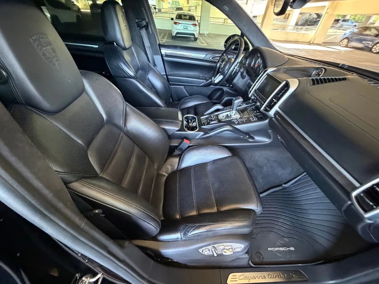 2016 Porsche Cayenne Turbo S, view