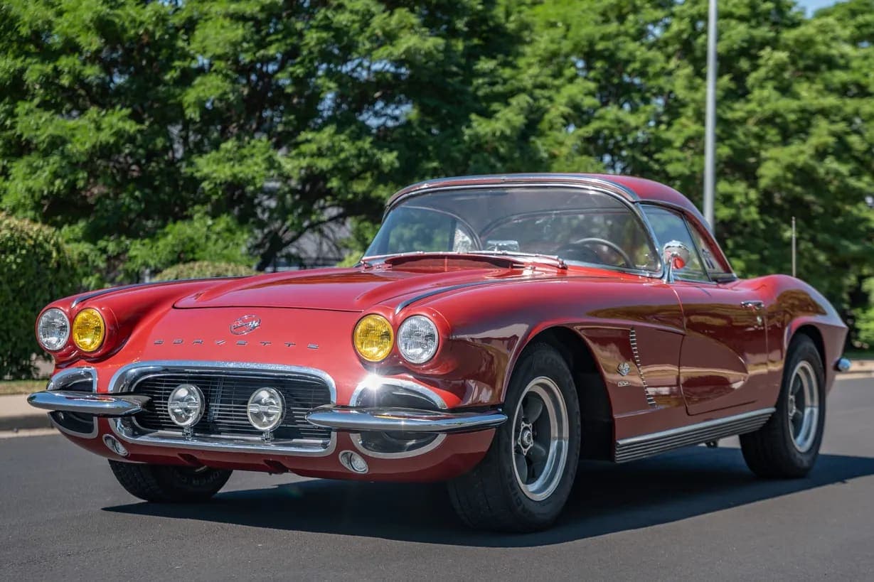 1962 Chevrolet Corvette 5-Speed video preview