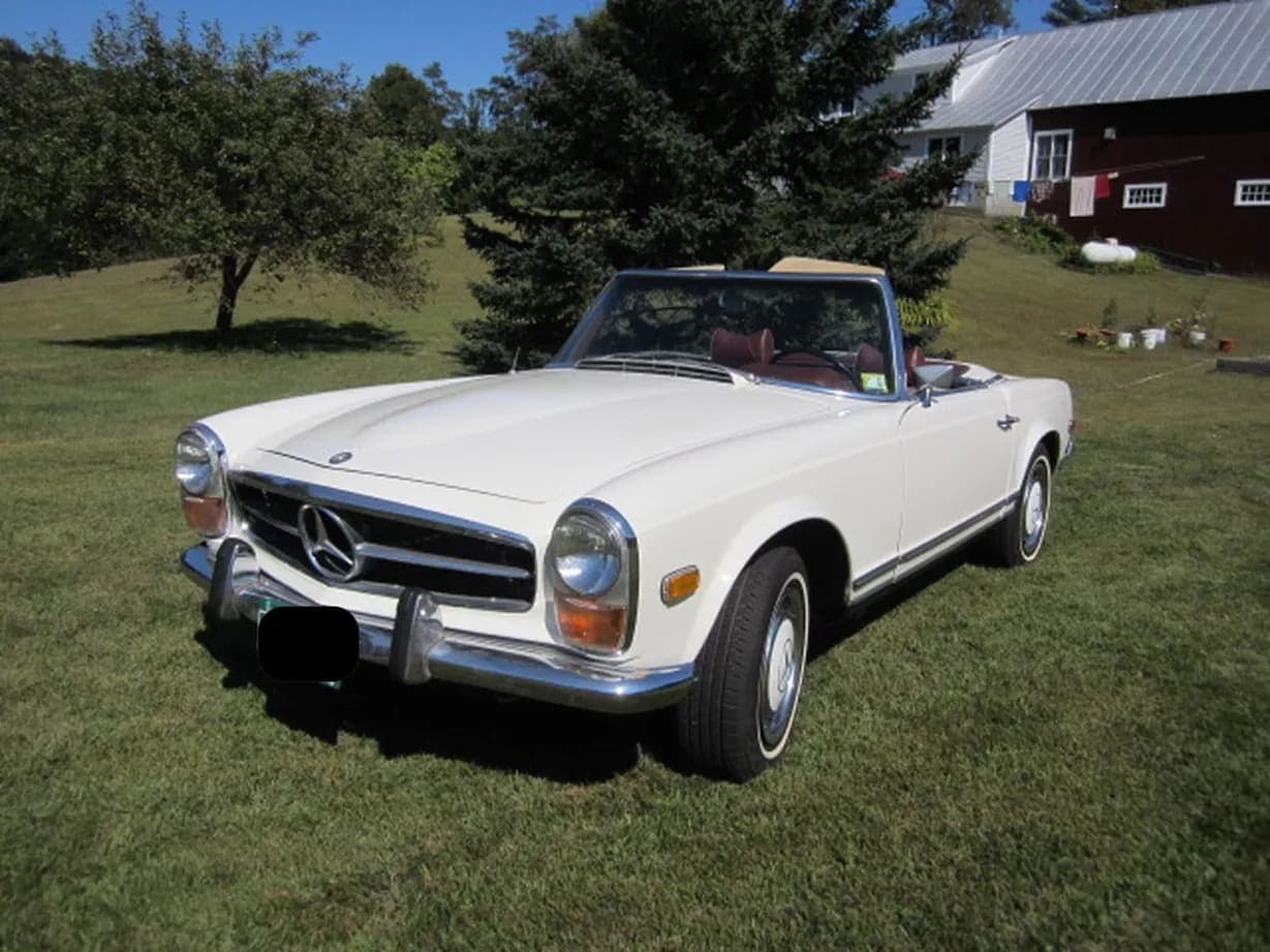 1971 Mercedes-Benz 280SL, view