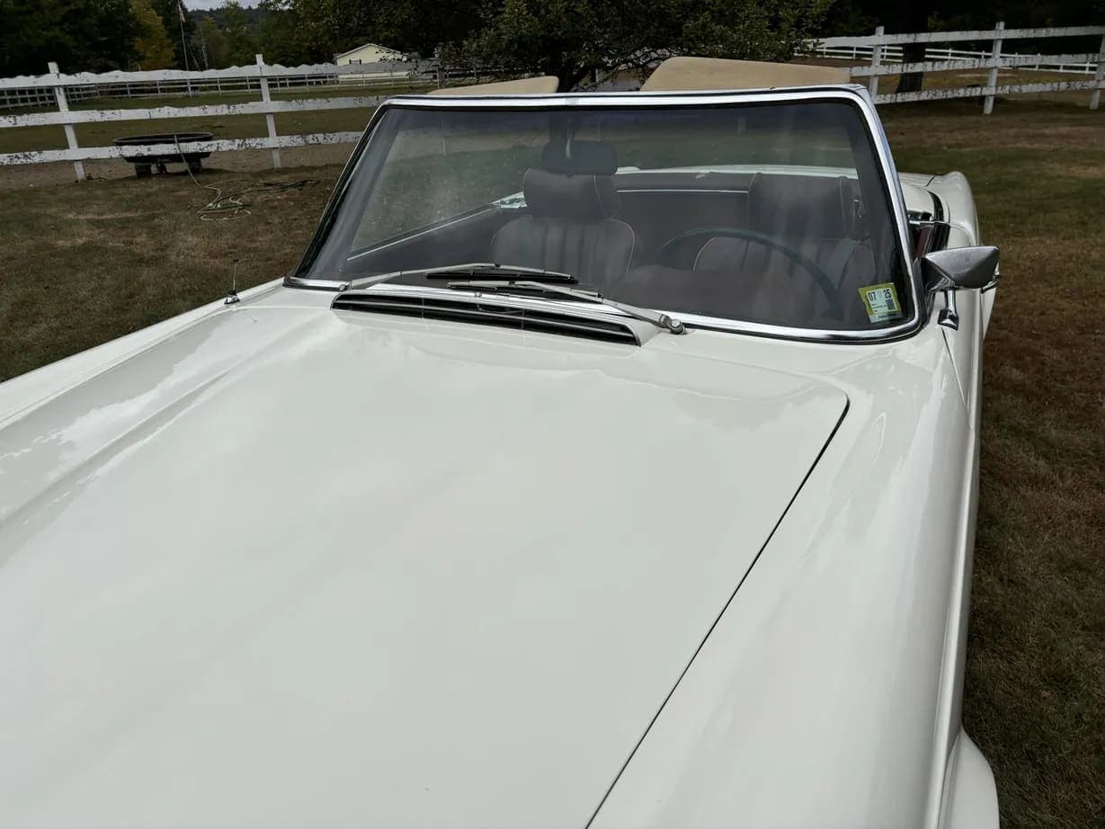 1971 Mercedes-Benz 280SL, view