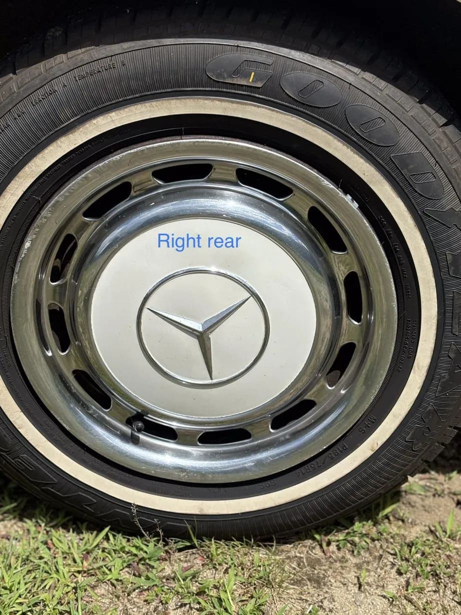 1971 Mercedes-Benz 280SL, view