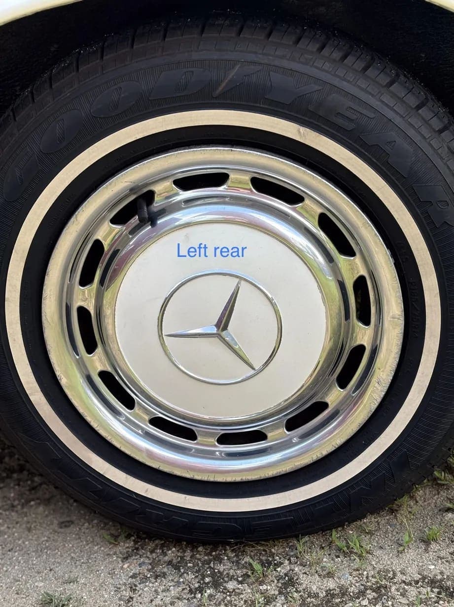 1971 Mercedes-Benz 280SL, view