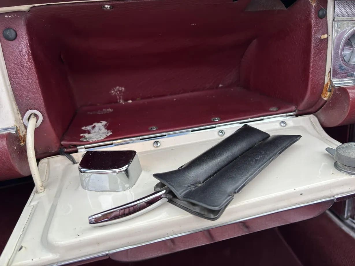 1971 Mercedes-Benz 280SL, view