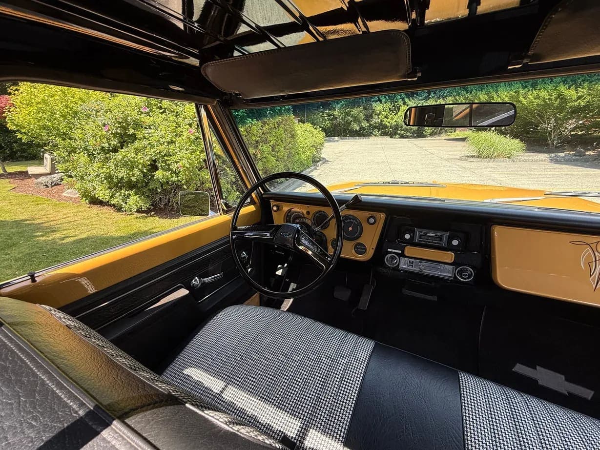 1972 Chevrolet C20 Custom Deluxe Pickup, view