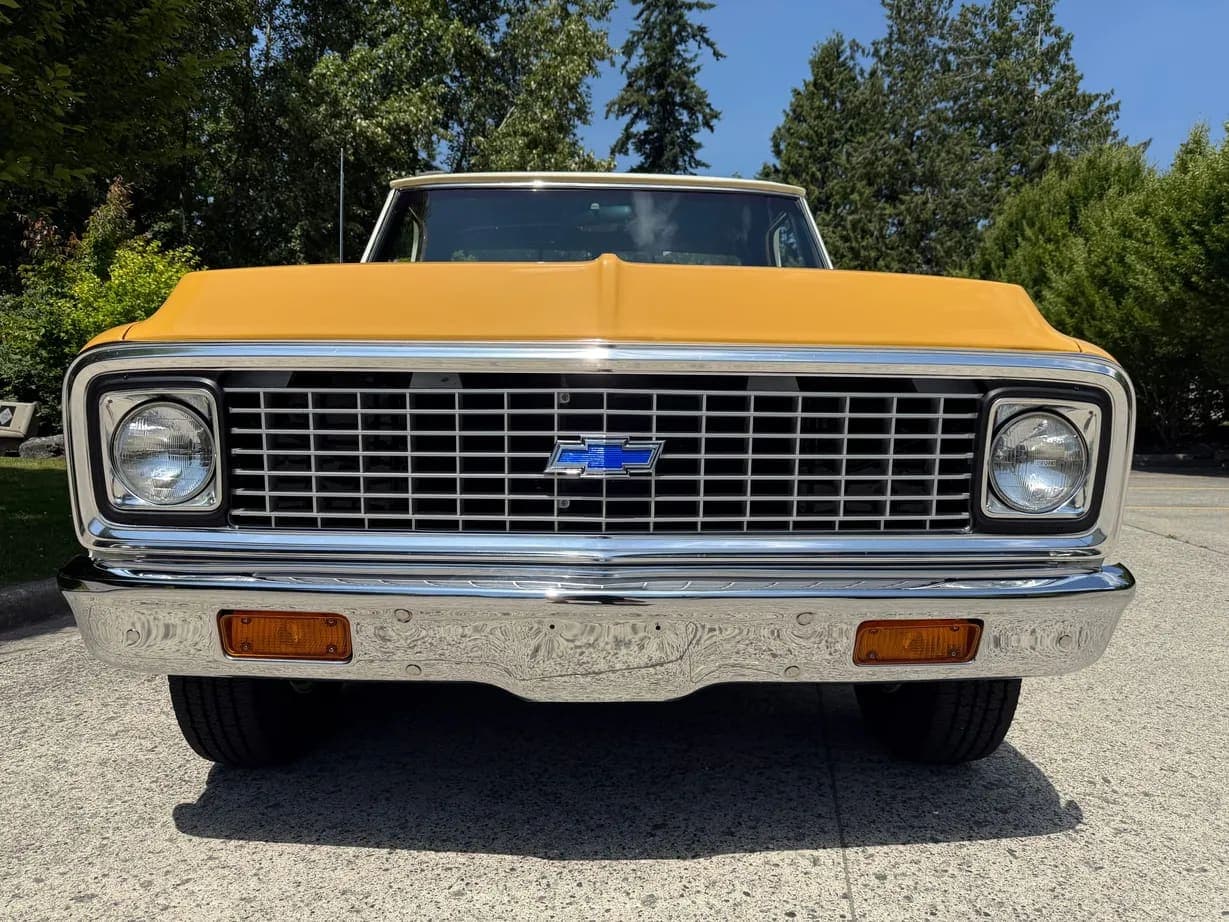 1972 Chevrolet C20 Custom Deluxe Pickup, view